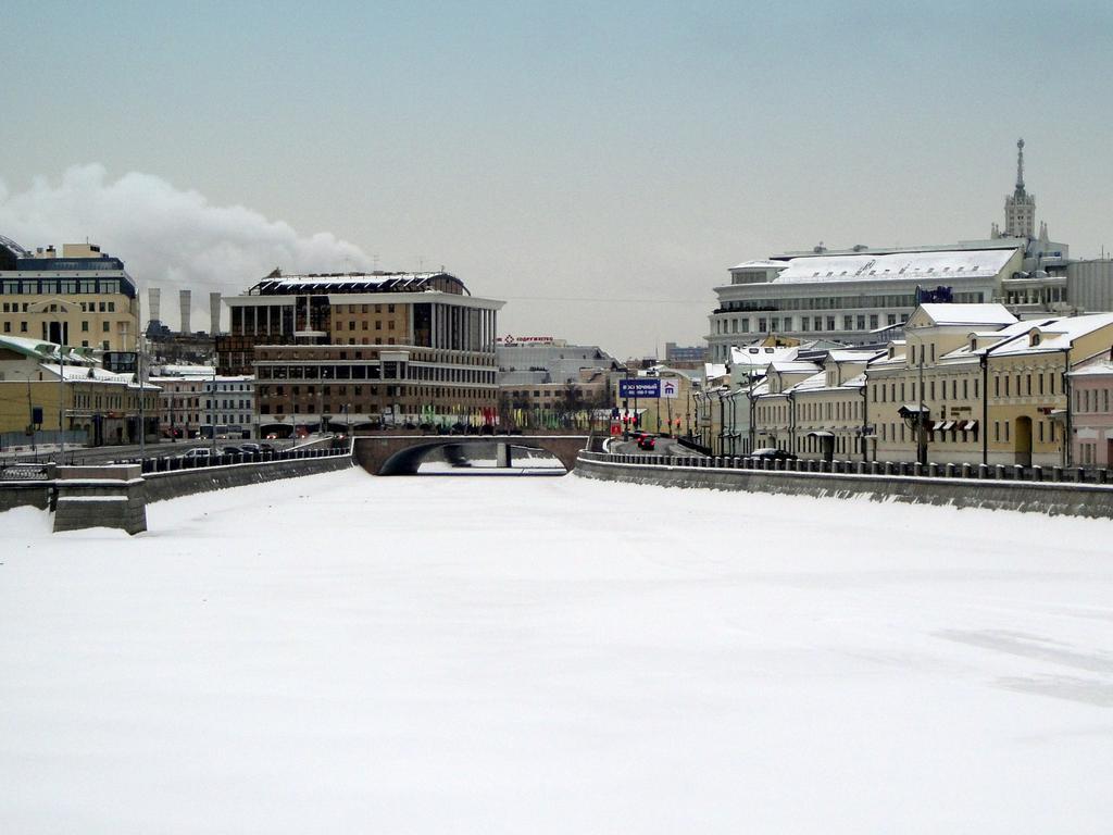 Kadashevskaya Hotel Moscovo Exterior foto